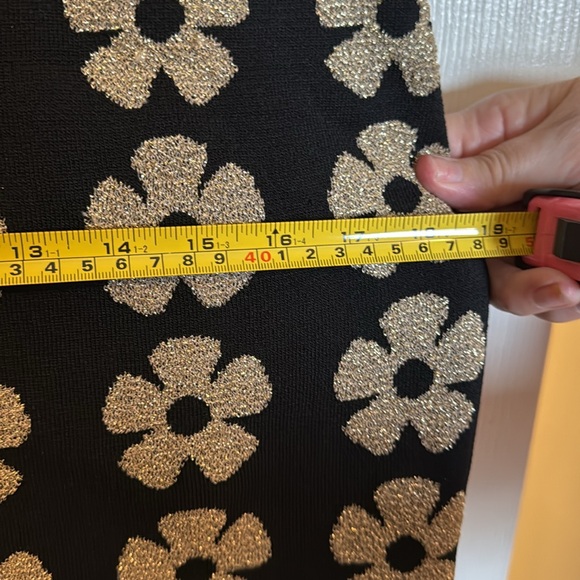 Sami + Dani Black Gold Daisy Print Knit Sleeveless Sweater Dress Size Medium - Picture 8 of 9